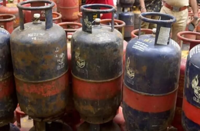 बड़ी राहत: 1 दिसंबर से कमर्शियल LPG सिलेंडर ₹10 सस्ता, दिल्ली में नई कीमत 1580.50 रुपये