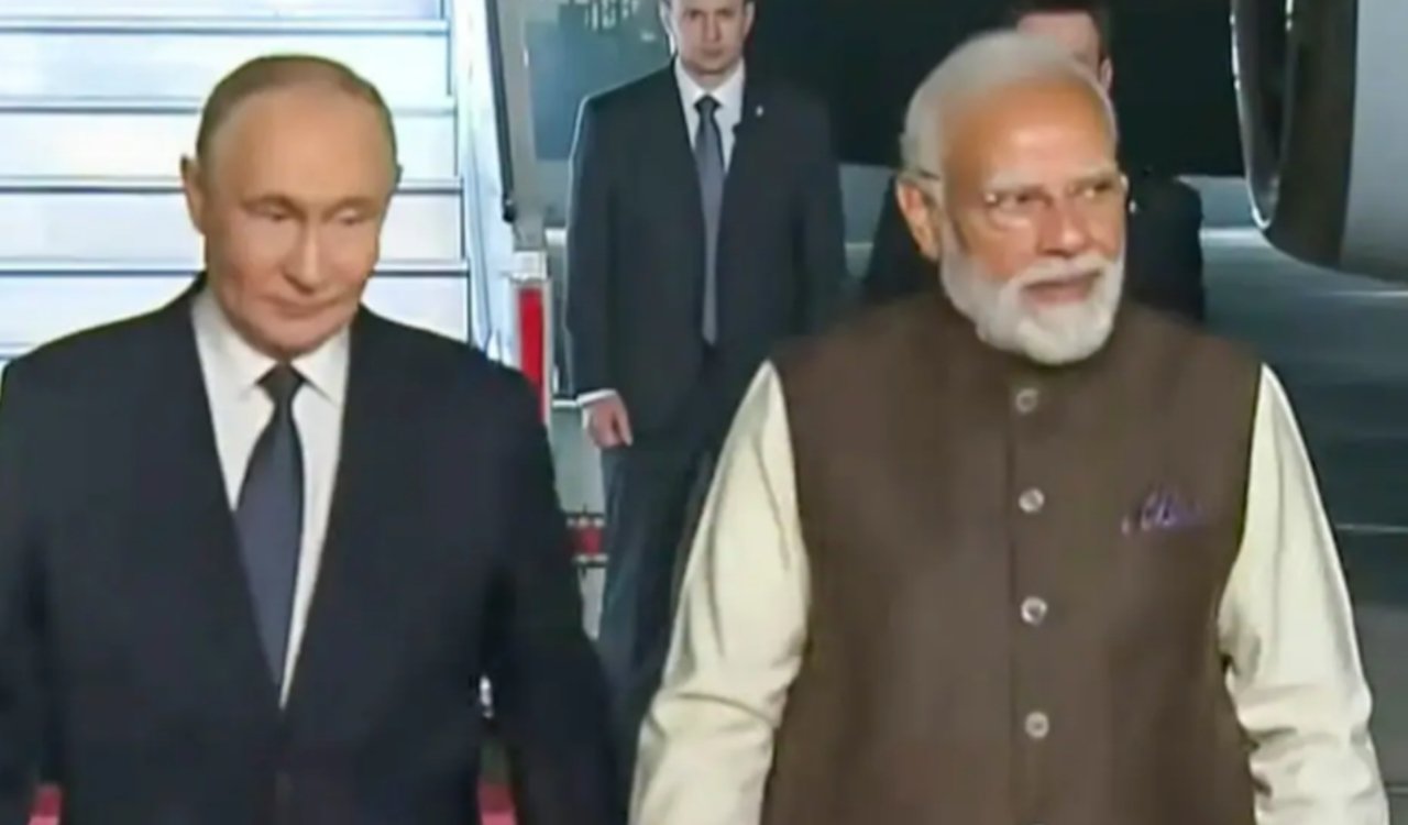 पुतिन का भारत दौरा: PM मोदी ने तोड़ा प्रोटोकॉल, पालम एयरपोर्ट पर खुद की अगवानी 5 20251204 201622