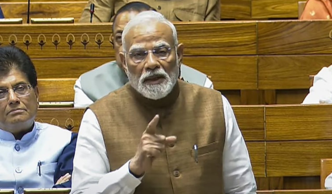 लोकसभा में आज ‘वंदे मातरम’ की 150वीं वर्षगांठ पर विशेष चर्चा, पीएम मोदी करेंगे शुरुआत 1 20251208 084000