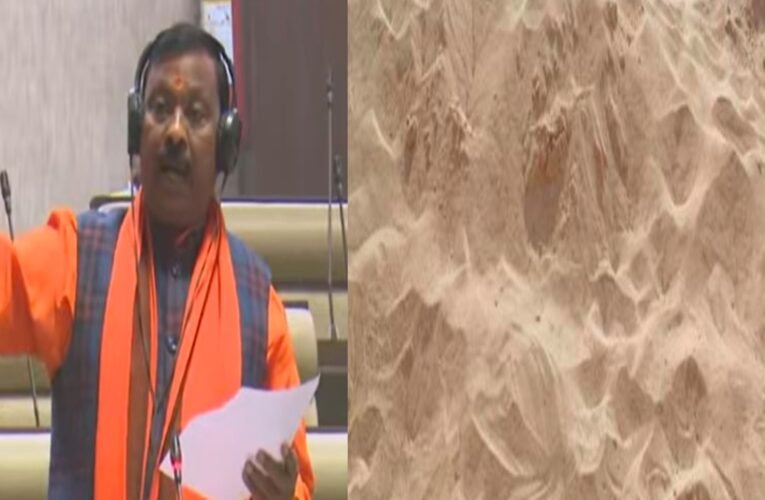 झारखंड विधानसभा में बालू का मुद्दा गुंजा: 100 रुपये में 100 सीएफटी बालू का दावा, विपक्ष बोला – “जमीनी हकीकत कुछ और “