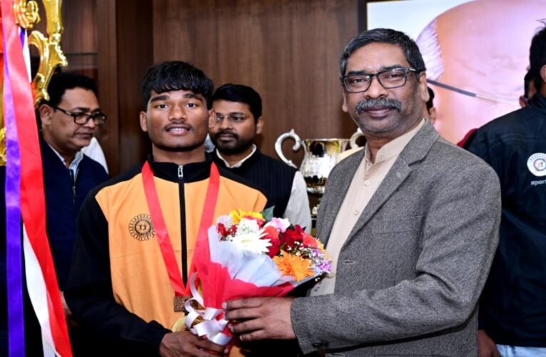 झारखंड अंडर-14 बालक फुटबॉल टीम बनी राष्ट्रीय चैंपियन, मुख्यमंत्री हेमन्त सोरेन ने दी बधाई