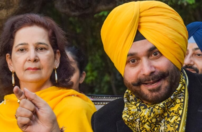 पंजाब कांग्रेस में भूचाल: नवजोत कौर सिद्धू पार्टी से निलंबित, करोड़ों की डील का लगाया था आरोप