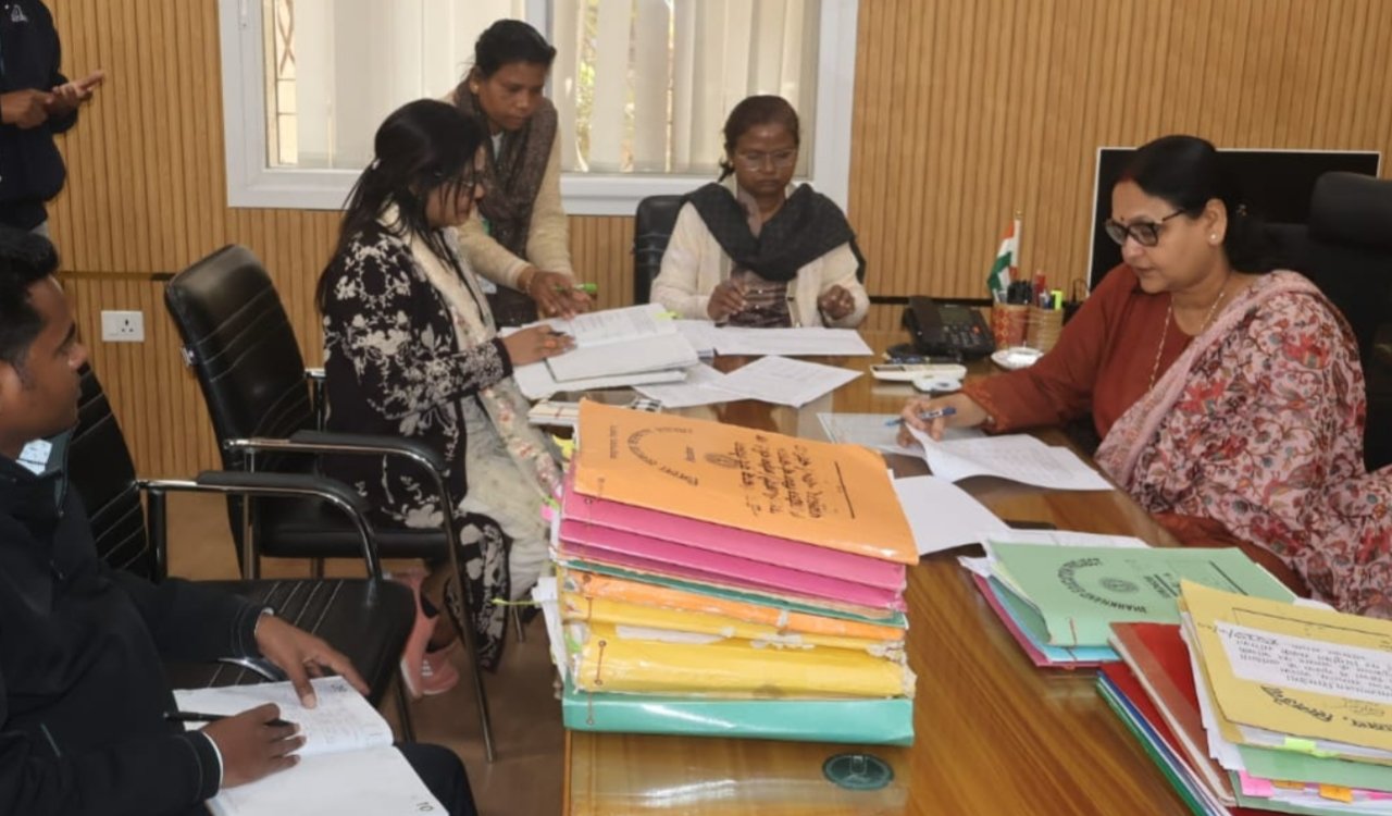 सरकार आपके द्वार कार्यक्रम: आवेदन निस्तारण में सिमडेगा जिला पूरे झारखंड में नंबर-1 1 20251210 061741