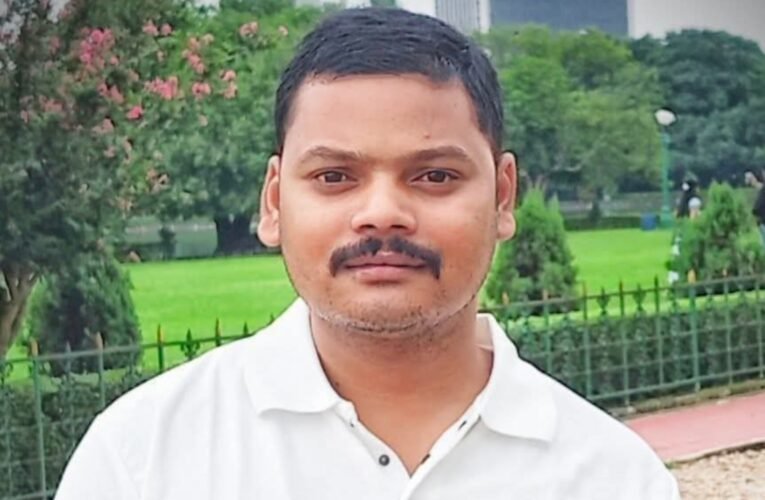 सिमडेगाः झारखंड की आत्मा के प्रहरी गोमके एन. ई. होरो की 17वीं पुण्यतिथि पर बाप जिलाध्यक्ष अमृत चिराग तिर्की ने दी भावपूर्ण श्रद्धांजलि