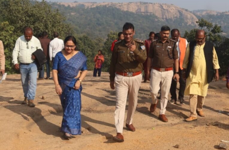 डीसी और एसपी के नेतृत्व में रामरेखा धाम के वैकल्पिक मार्गों का ट्रैकिंग, पेयजल, विद्युत एवं मोबाइल नेटवर्क की समस्याओं का होगा समाधान