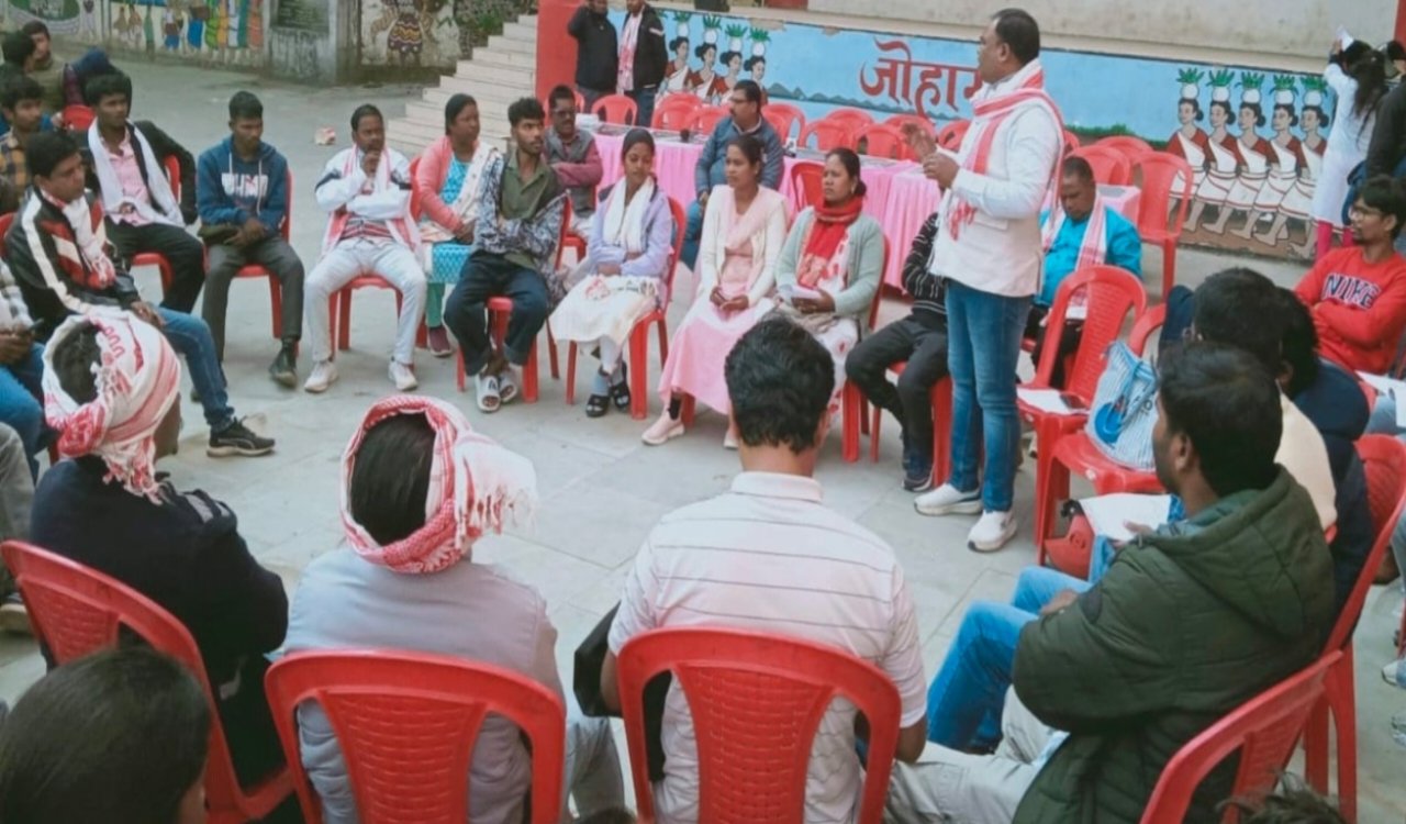 सरना हमारी पहचान और आत्मा”: आदिवासी समाज ने सरना धर्म कोड की मांग को लेकर आंदोलन तेज किया 20251215_181505