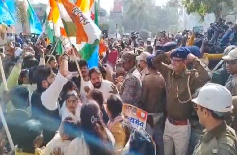 नेशनल हेराल्ड मामले में सोनिया-राहुल को राहत: दिल्ली कोर्ट ने ED की चार्जशीट पर संज्ञान न लेने को कांग्रेस ने बताया ‘सत्य की जीत’ दिल्ली से रांची तक प्रदर्शन