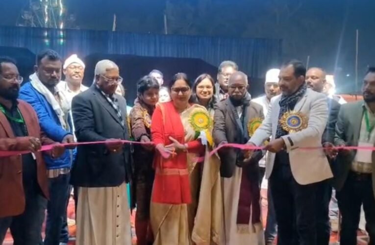 सिमडेगा: अल्बर्ट एक्का स्टेडियम में क्रिसमस गैदरिंग महोत्सव का भव्य उद्घाटन