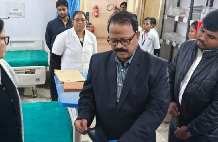 झारखंड हाई कोर्ट के निर्देश पर सिमडेगा सदर अस्पताल के ट्रामा सेंटर का निरीक्षण, कमियों की रिपोर्ट कोर्ट को भेजी जाएगी