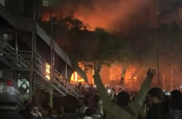 बांग्लादेश में शरीफ उस्मान हादी की मौत के बाद भड़की हिंसा, ढाका सहित कई शहरों में आगजनी और तोड़फोड़