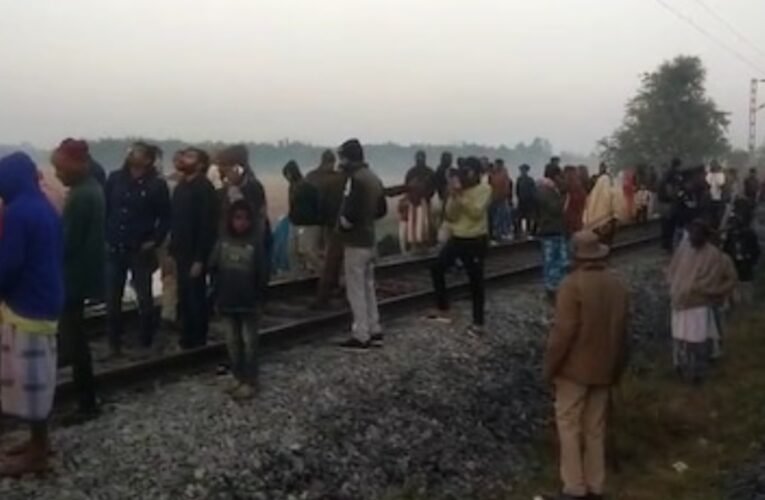 असम में राजधानी एक्सप्रेस की हाथियों के झुंड से टक्कर, 7-8 हाथी मारे गए, इंजन सहित 5 डिब्बे पटरी से उतरे
