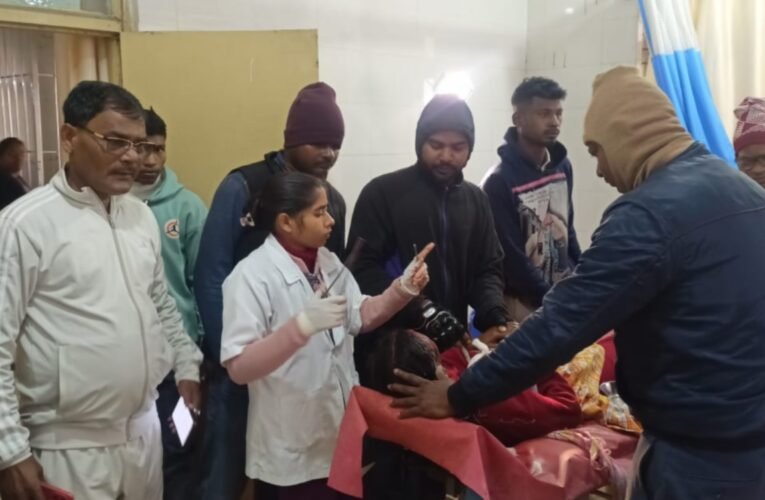 सिमडेगा में तेज रफ्तार कार ने चार छात्राओं को टक्कर मारी, सभी घायल