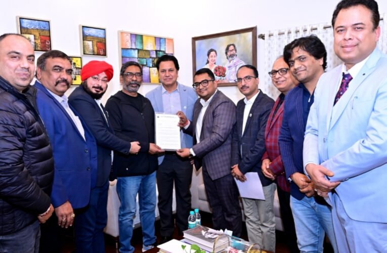 मुख्यमंत्री हेमन्त सोरेन से फेडरेशन ऑफ झारखंड चैंबर ऑफ कॉमर्स एंड इंडस्ट्रीज के प्रतिनिधिमंडल की मुलाकात