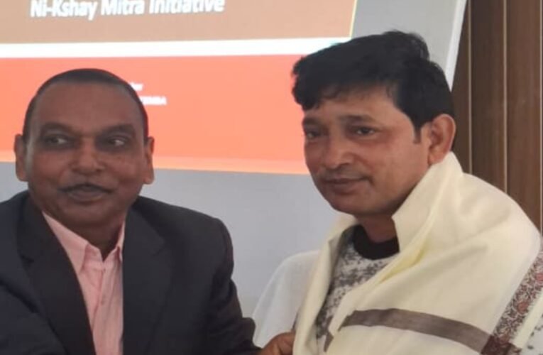 निक्षय मित्र भारत प्रसाद को सिविल सर्जन द्वारा किया गया सम्मानित, टीबी मुक्त भारत अभियान को मिली नई गति