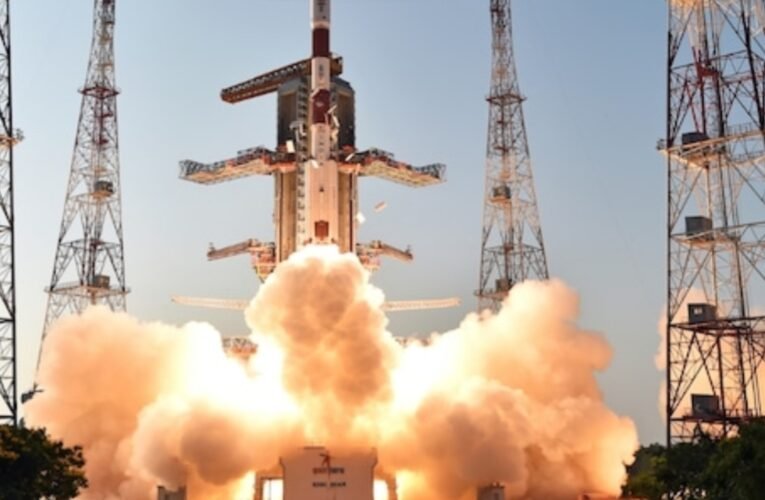 इसरो ने रचा इतिहास: वर्ष के अंतिम मिशन में सबसे बड़ी कमर्शियल कम्युनिकेशन सैटेलाइट ‘ब्लूबर्ड ब्लॉक-2’ सफलतापूर्वक लॉन्च
