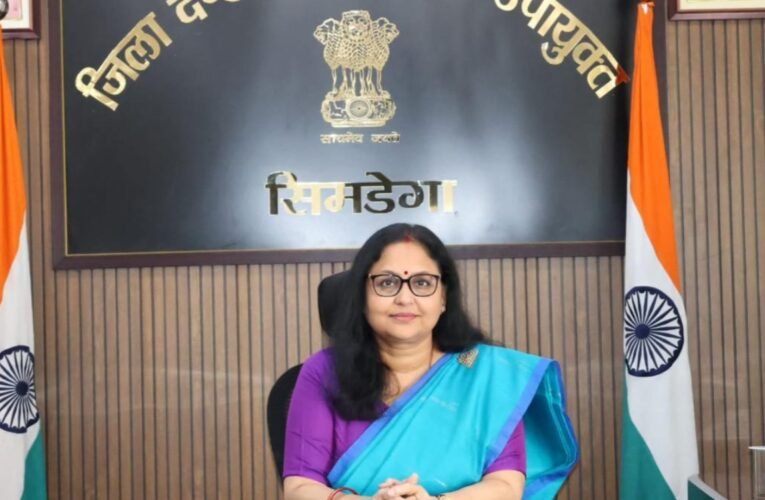 सिमडेगा में क्रिसमस की धूम: उपायुक्त कंचन सिंह ने जिलेवासियों को दी हार्दिक शुभकामनाएं