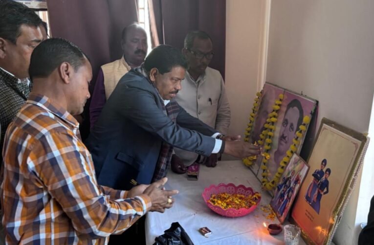 सिमडेगा में वीर बाल दिवस पर विचार गोष्ठी आयोजित, पूर्व विधायक कोचे मुंडा बने मुख्य अतिथि