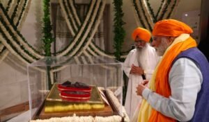 गुरु गोबिंद सिंह जयंती: देशभर में श्रद्धा और उत्साह से मनाया जा रहा प्रकाश पर्व 12 20251227 131928