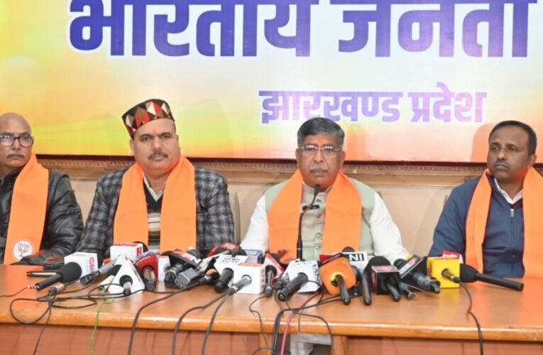 कांग्रेस को गांव, गरीब और किसान विरोधी बताते हुए आदित्य साहू ने जी राम जी योजना का किया बचाव