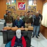 मुरी रेलवे स्टेशन पर आरपीएफ की बड़ी कार्रवाई: 13 किलो गांजा बरामद, एक तस्कर गिरफ्तार 20251231_163150