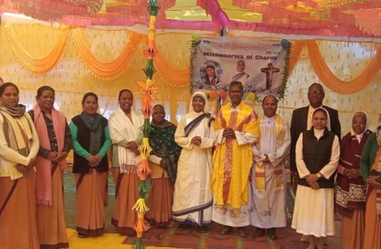 सिस्टर विनीता बिलुंग का अंतिम मन्नत समारोह धूमधाम से मनाया गया, 18 वर्ष बाद गांव लौटीं