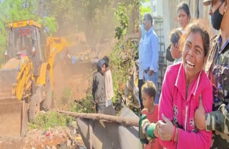 रांची: रिम्स परिसर में हाईकोर्ट के आदेश पर चला पीला पंजा, आंखों के सामने उजड़ गया आशियाना महिलाओ का रो रो कर हुआ बुरा हाल