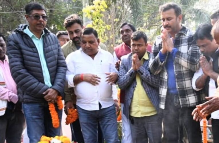 पूर्व उपमुख्यमंत्री सुदेश महतो ने खरसावां गोलीकांड के शहीदों को दी श्रद्धांजलि