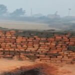 केरेडारी के जोरदाग गांव में NTPC और रैयतों का विवाद फिर भड़का: पूर्व मंत्री योगेंद्र साहू के घर के सामने रातों रात बनी बाउंड्री वॉल 20260102_132243