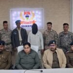 पलामू पुलिस की बड़ी कार्रवाई: गैंगस्टर प्रिंस खान के शूटर को अवैध हथियार के साथ गिरफ्तार 20260102_150455