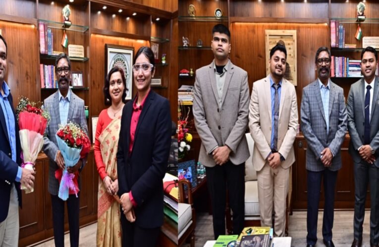 नव वर्ष पर वरीय प्रशासनिक एवं पुलिस पदाधिकारियों ने मुख्यमंत्री हेमन्त सोरेन से की शिष्टाचार भेंट