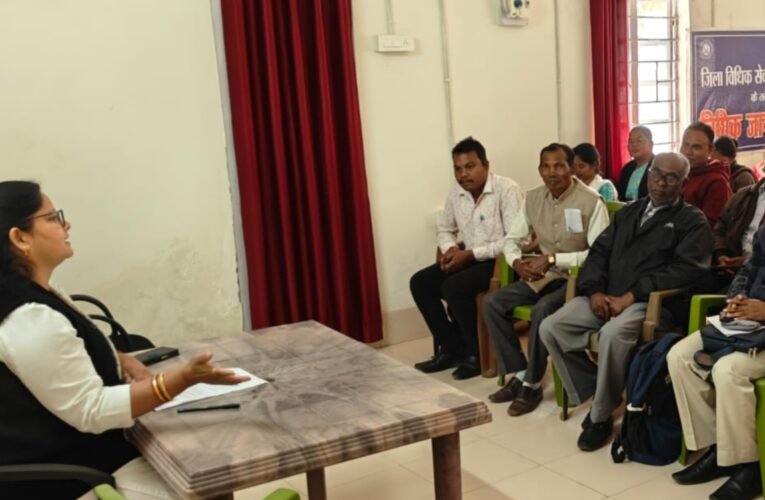 सिमडेगा में पारा लीगल वॉलेंटियर्स की बैठक: नशा मुक्त भारत और बाल विवाह उन्मूलन पर विशेष जोर