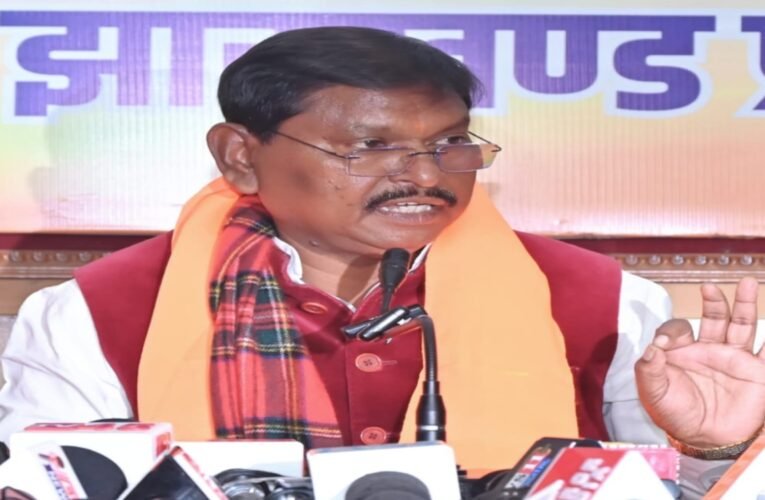 अर्जुन मुंडा ने झारखंड सरकार की पेसा नियमावली को बताया आदिवासी स्वशासन के खिलाफ