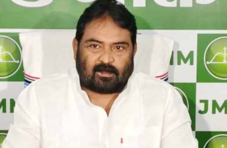 झारखंड मुक्ति मोर्चा (झामुमो) ने नेता प्रतिपक्ष बाबूलाल मरांडी पर साधा निशाना, कहा- मुख्यमंत्री हेमंत सोरेन की दावोस-यूके यात्रा से सीखें, ट्रोलिंग छोड़ें