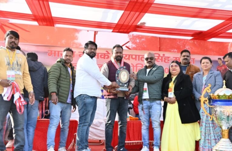 मारंग गोमके जयपाल सिंह मुंडा फुटबॉल प्रतियोगिता: दूसरे दिन के रोमांचक मुकाबले, निर्मल ब्रदर्स सेमीफाइनल में