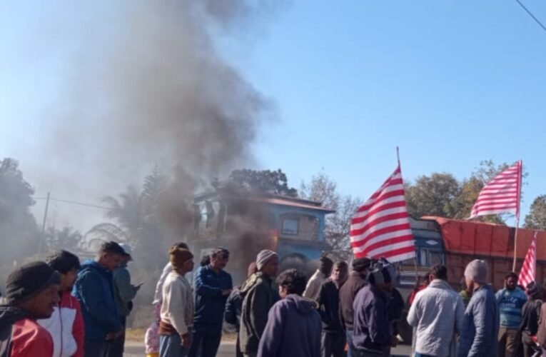 पड़हा राजा सोमा मुंडा की हत्या के विरोध में रांची-खूंटी में रोड जाम, आदिवासी समाज में आक्रोश