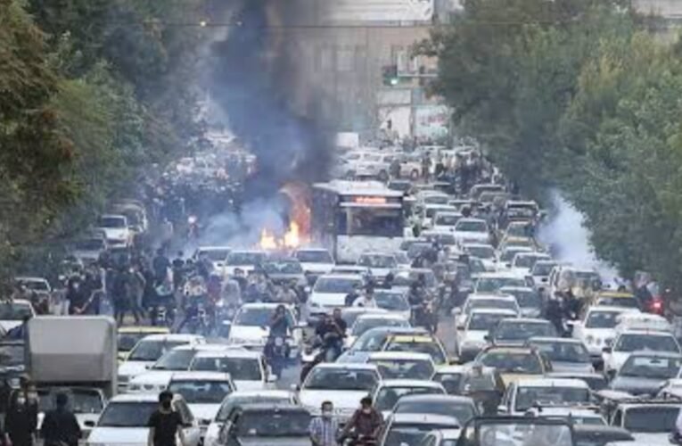 ईरान में विरोध प्रदर्शन उग्र, देशभर में इंटरनेट ठप, 45 की मौत