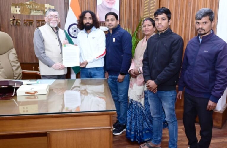 छात्रों की मांगों को लेकर राज्यपाल से मिला जेएलकेएम प्रतिनिधिमंडल