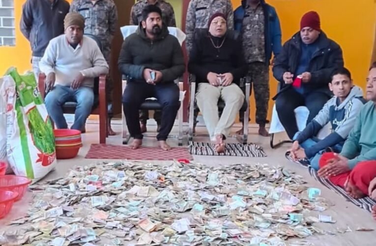 देवघर: बाबा बैद्यनाथ मंदिर के दानपात्रों से प्राप्त हुए 15.53 लाख रुपये, विदेशी मुद्रा भी मिली