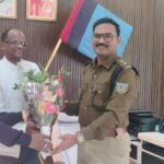 झामुमो सिमडेगा ने नवपदस्थापित पुलिस अधीक्षक श्रीकांत एस. खोटरे का किया शिष्टाचार भेंट एवं स्वागत 20260110_204005