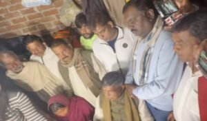 मासूम भाई-बहन लापता मामला :भाजपा सांसद आदित्य साहू पीड़ित परिवार से मिले , कानून व्यवस्था पर साधा निशाना 12 20260110 205705 1