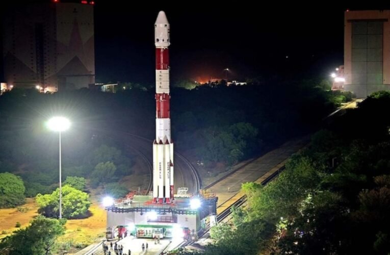 ISRO का PSLV-C62 मिशन: तीसरे चरण में अनियमितता, अन्वेषा सहित सभी उपग्रहों की संभावित हानि
