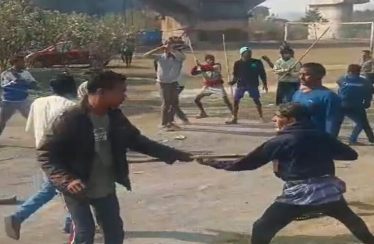 बॉर्डर पर क्रिकेट का मैदान बना जंग का अखाड़ा:  बच्चों की झड़प से हिंसा, पुलिस लाठीचार्ज।