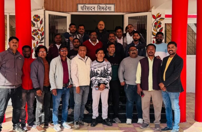 सिमडेगा पत्रकार संघ ने वरिष्ठ पत्रकार वाचस्पति मिश्र को भावभीनी विदाई दी