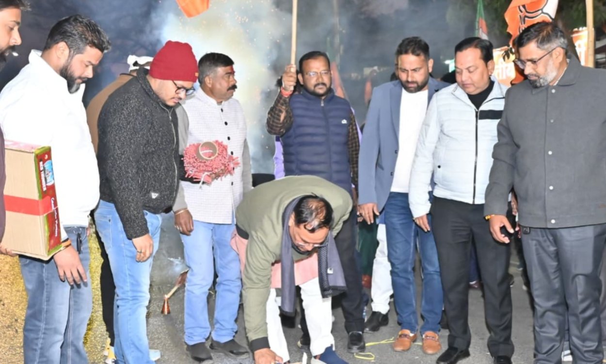 महाराष्ट्र नगर निगम चुनाव में भाजपा-एनडीए की ऐतिहासिक जीत: झारखंड भाजपा में जश्न का माहौल 2 20260116 201957