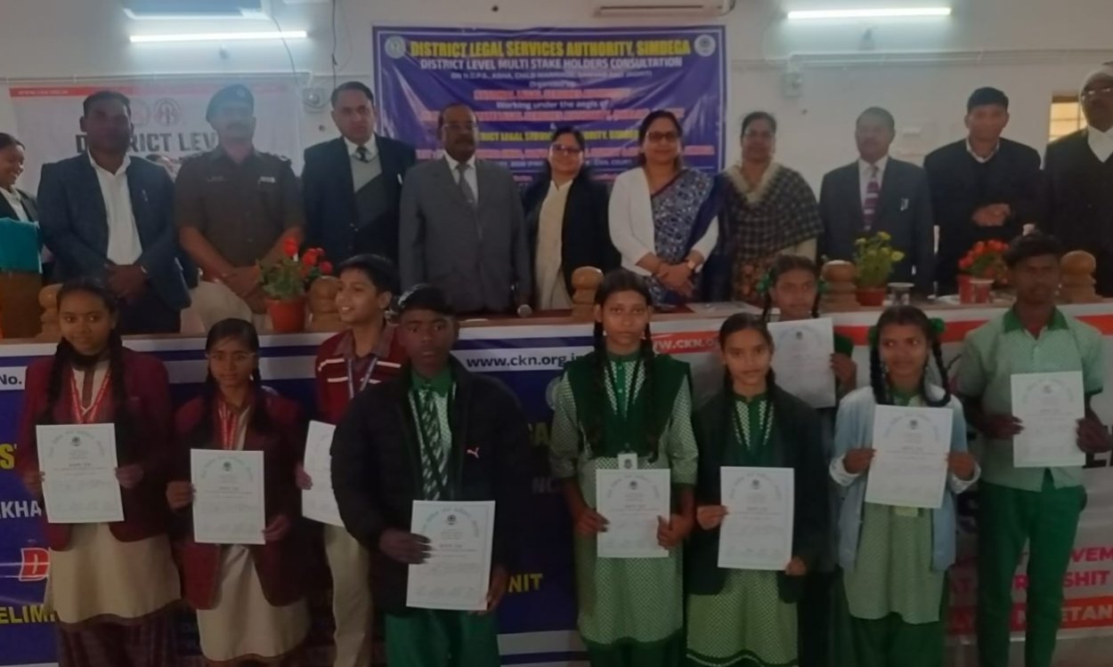 डालसा की बहु-हितधारक परामर्श कार्यशाला में नशा व बाल विवाह मुक्त जिला बनाने का संकल्प, पीडीजे बोले— बाल विवाह और नशे को रोकना हम सभी की सामूहिक जिम्मेदारी 1 20260116 211808