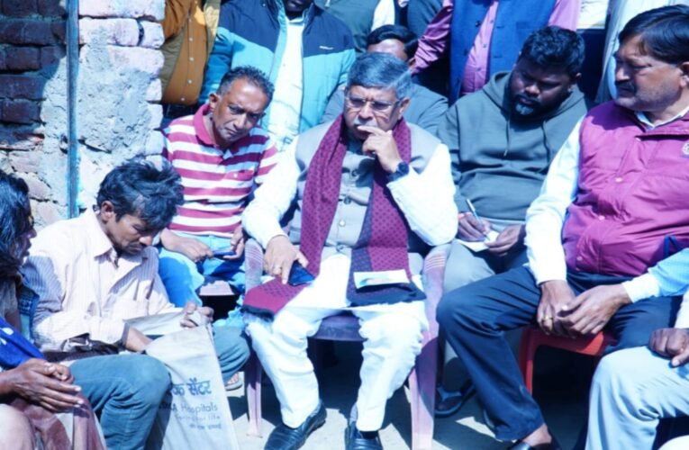 भाजपा प्रदेश अध्यक्ष एवं राज्यसभा सांसद आदित्य साहू ने सिलदीरी में लापता कन्हैया कुमार के परिजनों से की मुलाकात, प्रशासन को 7 दिन का अल्टीमेटम