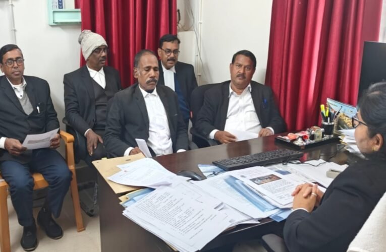 लंबित मामलों के त्वरित निपटारे को लेकर ‘राष्ट्र के लिए मध्यस्थता 2.0’ अभियान शुरू, मध्यस्थ अधिवक्ताओं के साथ डीएलएसए सचिव ने की समीक्षा बैठक