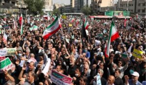 इंटरनेट को बंद कर ईरान की खामनेई सरकार ने ली हज़ारों प्रदर्शकारियों की जाने : मीडिया रिपोर्ट्स 12 20260118 175039