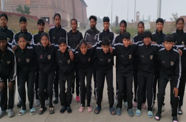 सिमडेगा बालिका हॉकी टीम महामना हॉकी गोल्ड कप के लिए राजगीर पहुंची