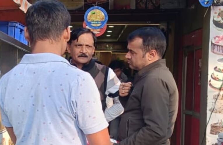 मार्केट कॉम्प्लेक्स की समस्याओं को लेकर चैंबर ऑफ कॉमर्स ने नप प्रशासक से की मुलाकात